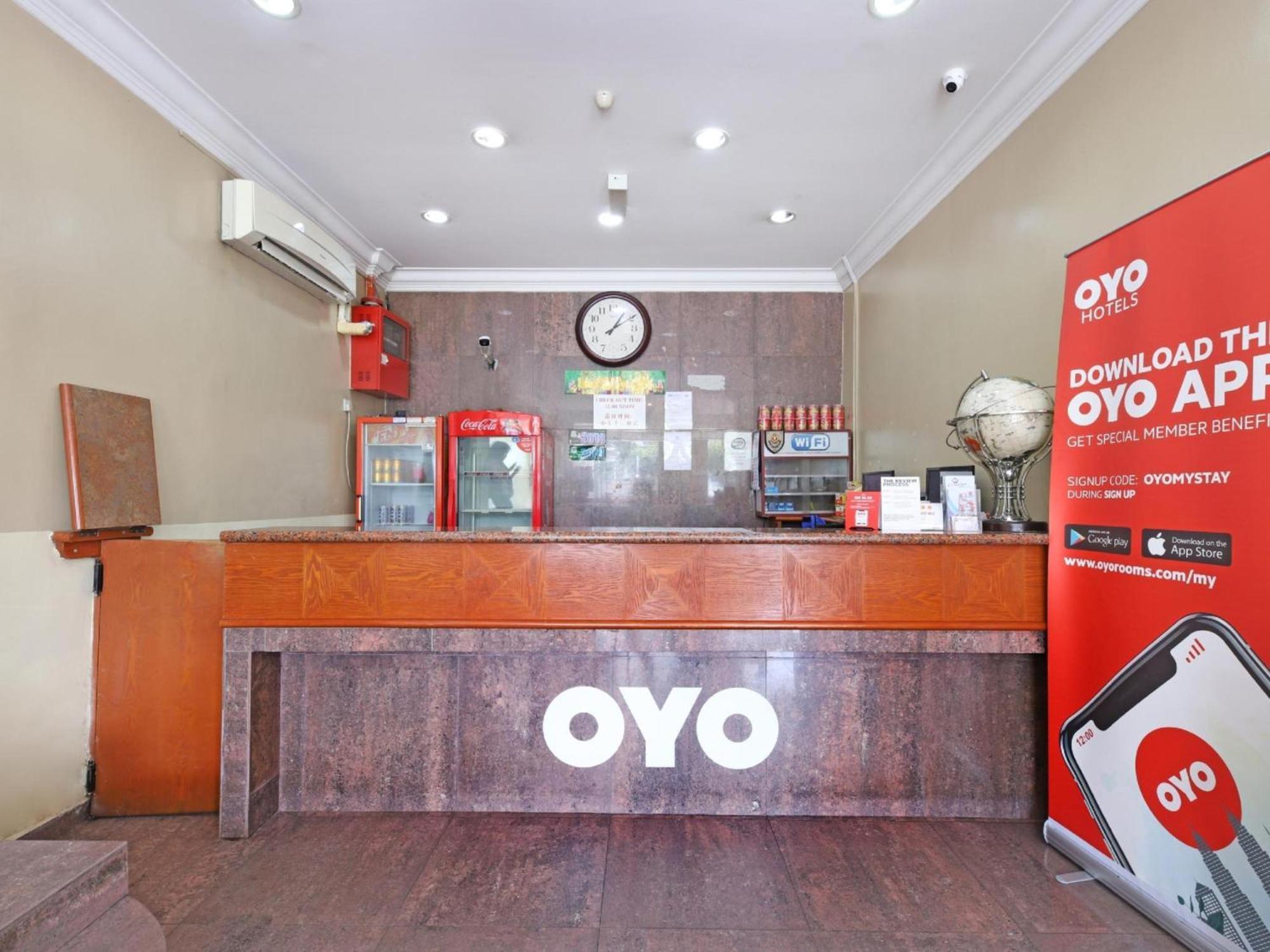 Super Oyo 447 Comfort Hotel Meru Кланг Екстериор снимка