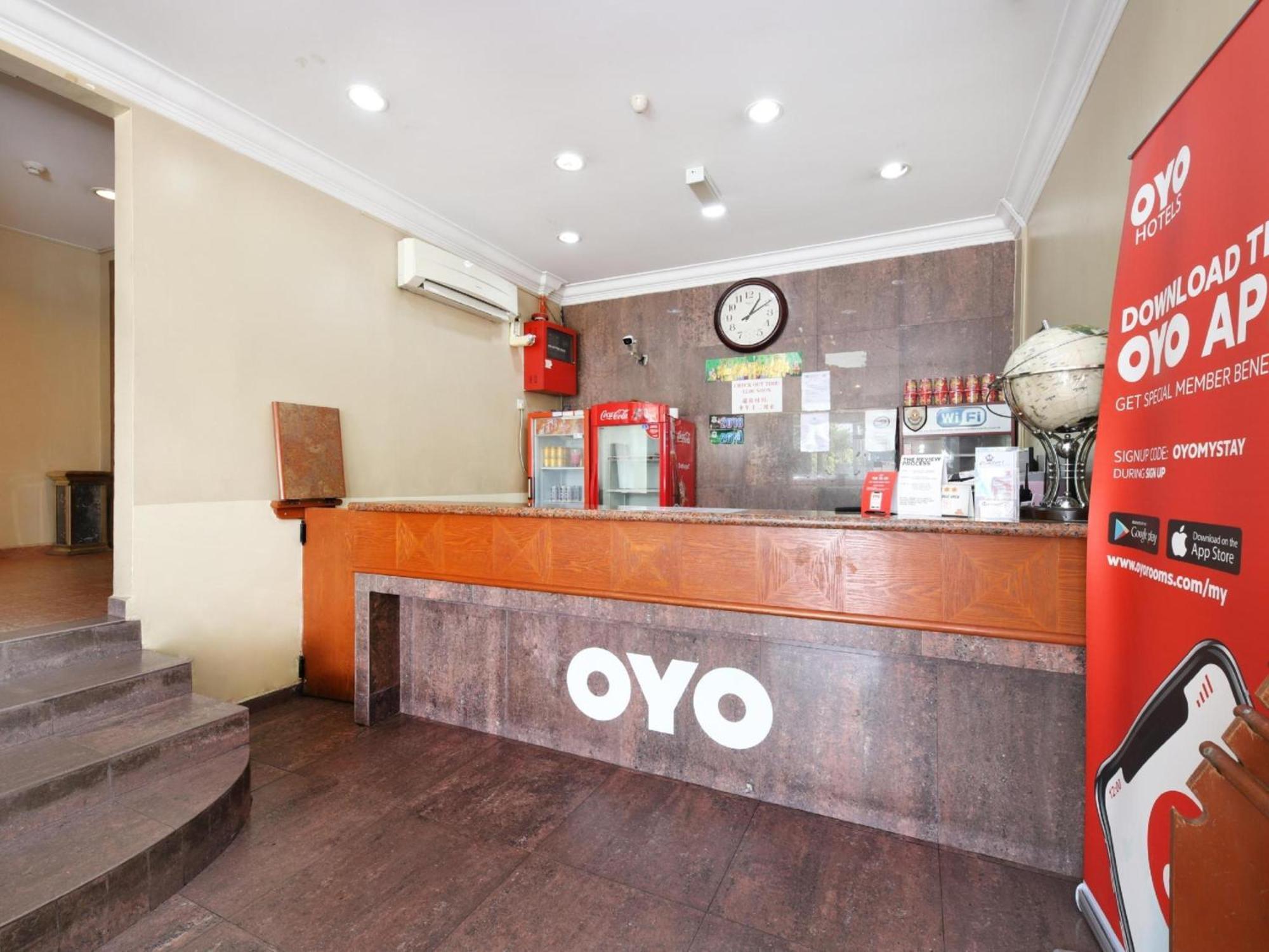 Super Oyo 447 Comfort Hotel Meru Кланг Екстериор снимка